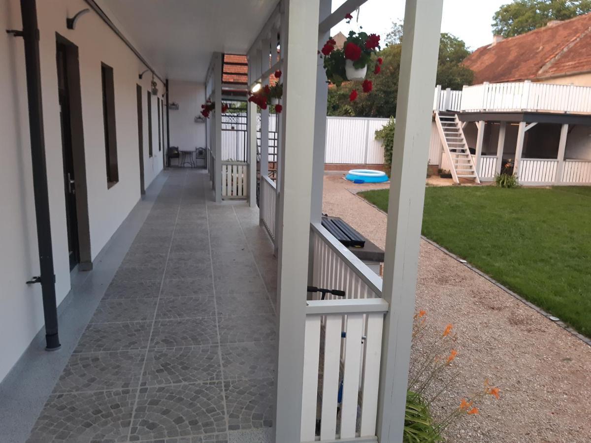 Casa J. Gusbeth Braşov Exterior foto